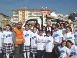 Bilinçli Gençler Depremzedeleri unutmadı